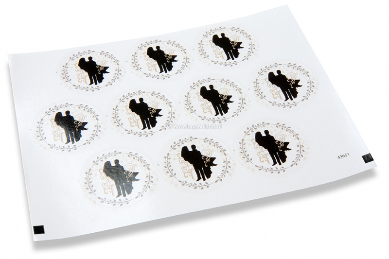 Sluitzegels trouwen - man draagt vrouw