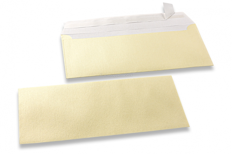 Champagne gekleurde enveloppen parelmoer - 110 x 220 mm