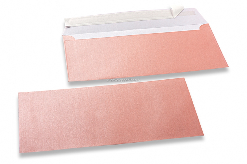 Babyroze gekleurde enveloppen parelmoer - 110 x 220 mm