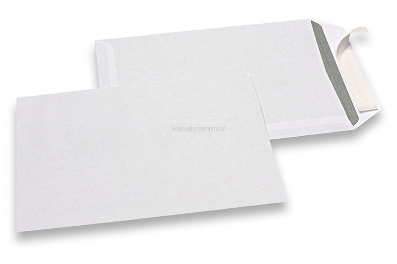 Budget enveloppen, 176 x 250 mm, 90 grs., zonder venster, stripsluiting korte zijde