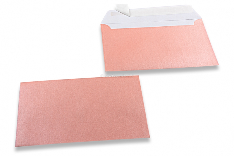 Babyroze gekleurde enveloppen parelmoer - 114 x 162 mm