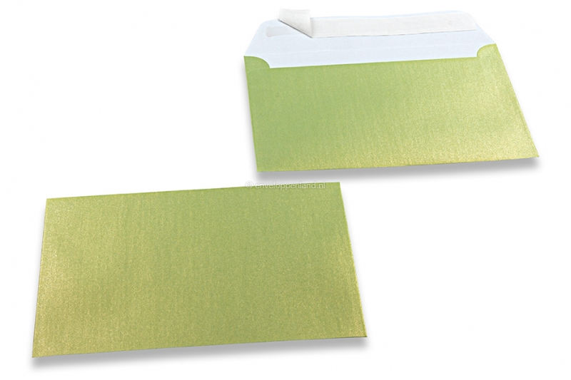 Lime groen gekleurde enveloppen parelmoer - 114 x 162 mm