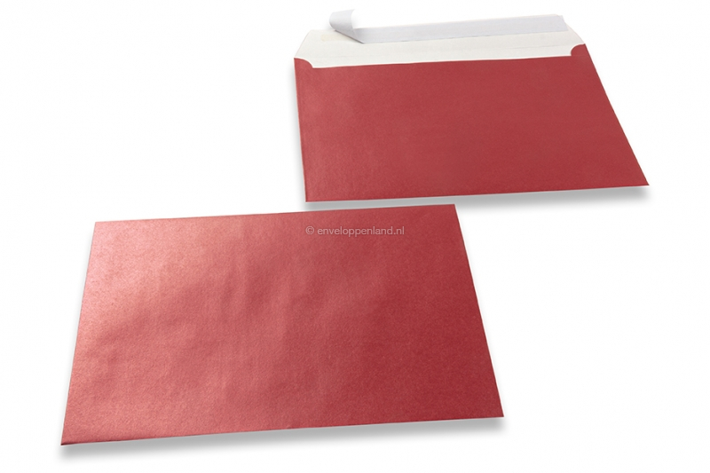Rood gekleurde enveloppen parelmoer - 162 x 229 mm