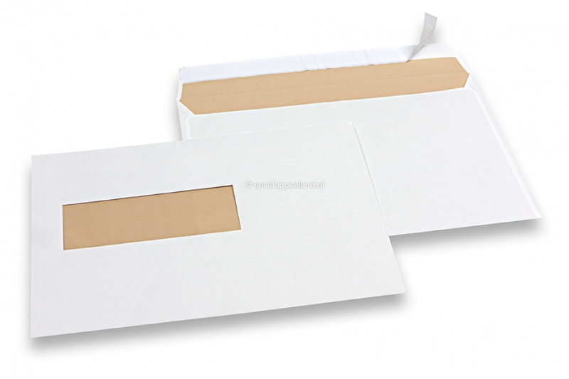 Vensterenveloppen gebroken wit, 156 x 220 mm (EA5), venster links 40 x 110 mm, 20 mm van links en 66 mm van onder, 90 grams, gewicht per stuk ca. 7 gr.
